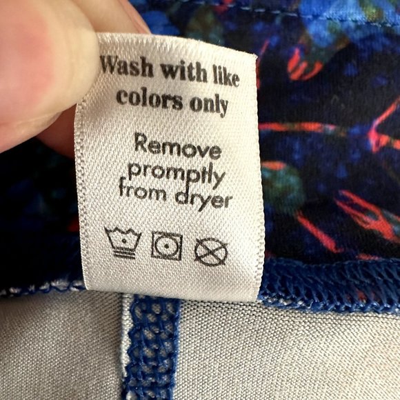 FLEO Red & Blue Tropical Leaf Print Workout Shorts - Picture 6 of 7